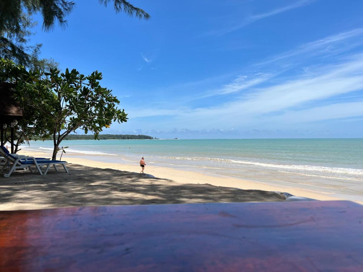 Ao Thong Beach Resort Bang Sak Bagian luar foto