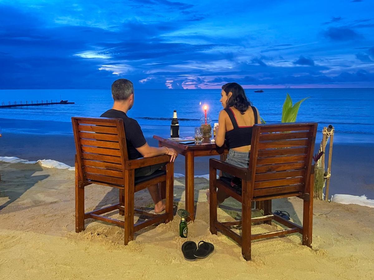 Ao Thong Beach Resort Bang Sak Bagian luar foto