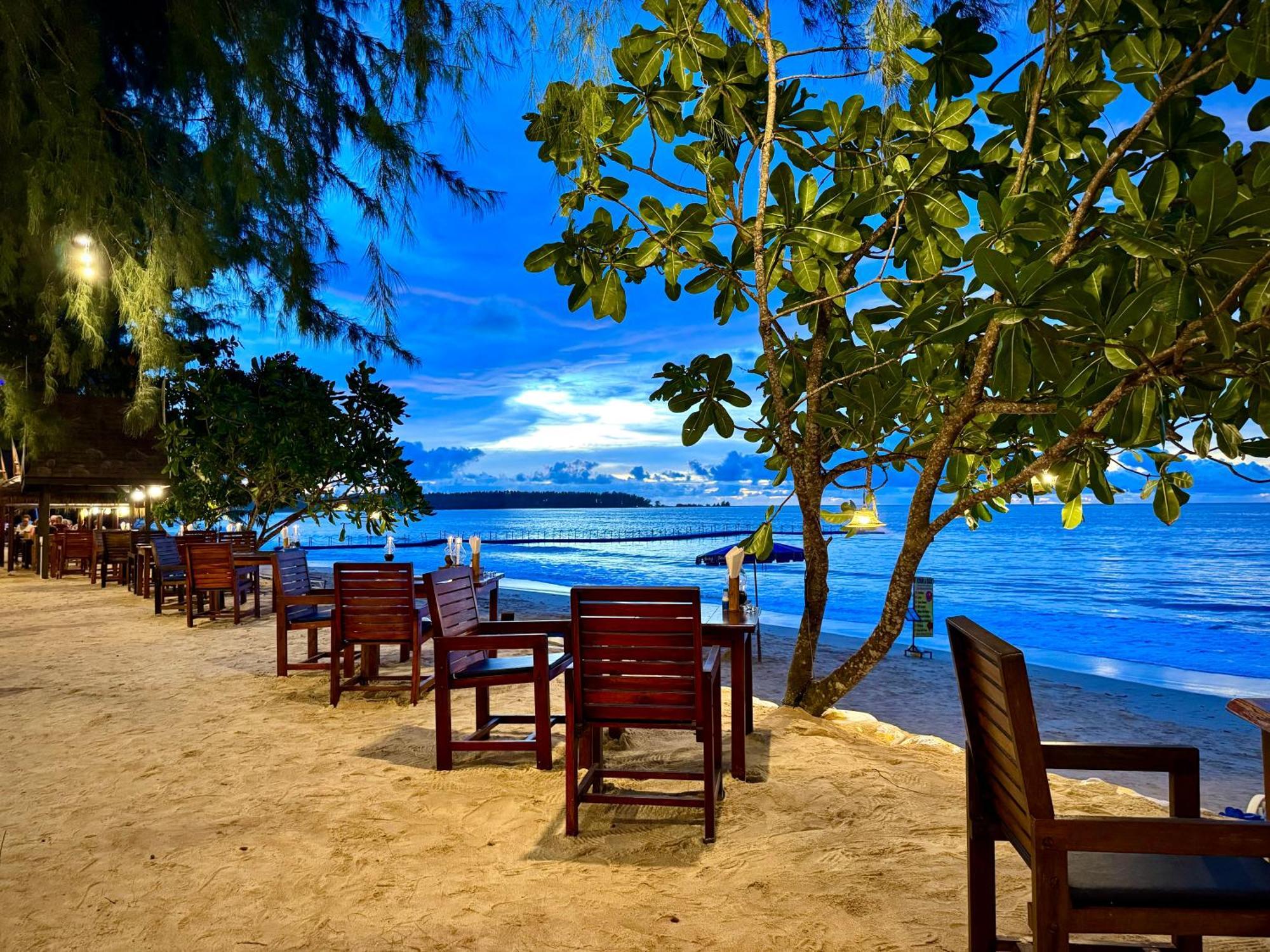 Ao Thong Beach Resort Bang Sak Bagian luar foto