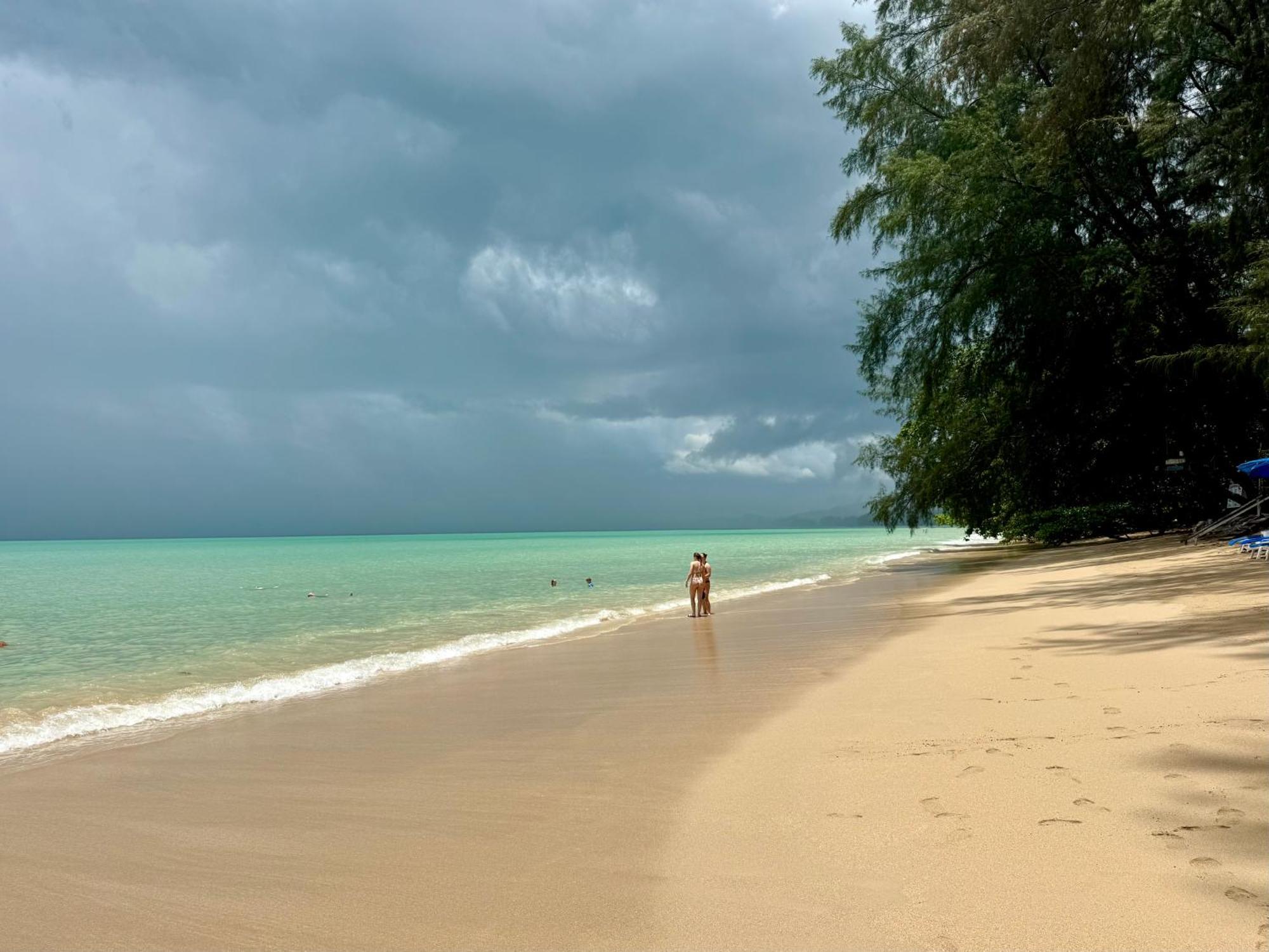 Ao Thong Beach Resort Bang Sak Bagian luar foto