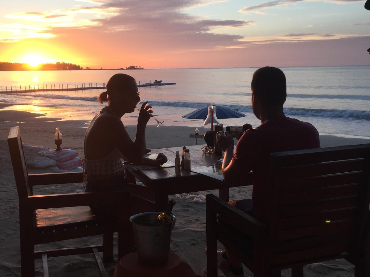 Ao Thong Beach Resort Bang Sak Bagian luar foto
