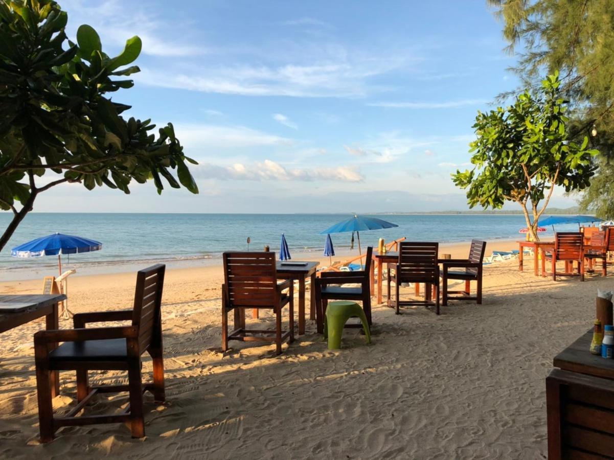 Ao Thong Beach Resort Bang Sak Bagian luar foto