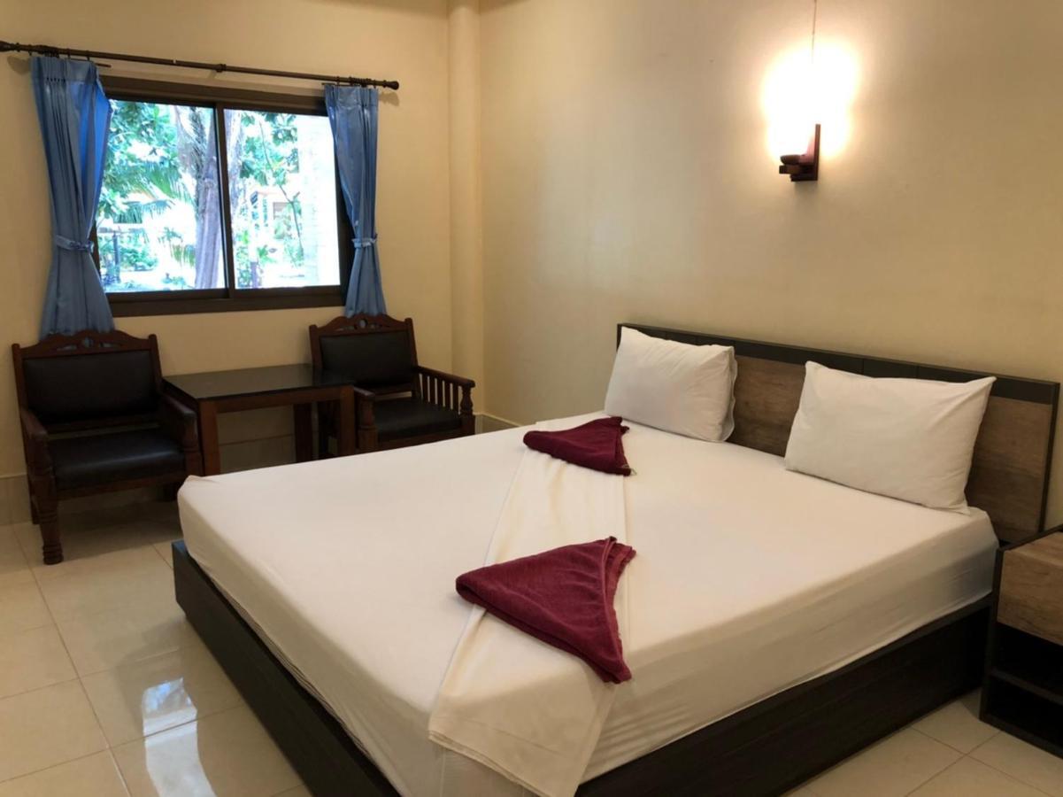 Ao Thong Beach Resort Bang Sak Bagian luar foto